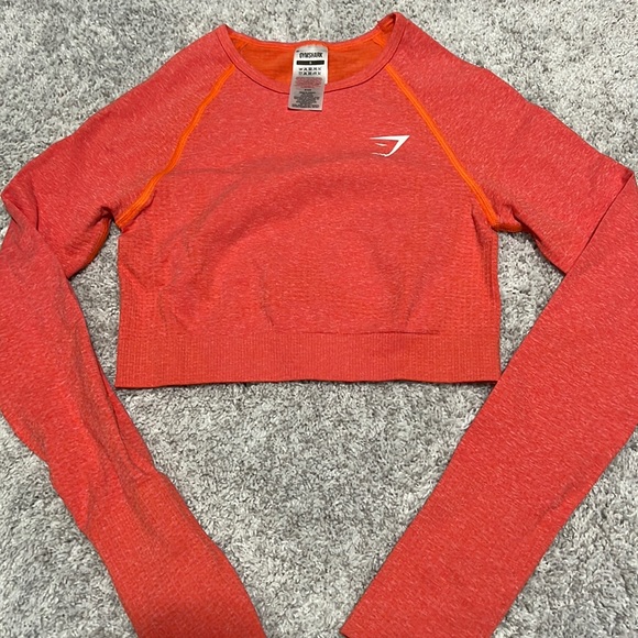 Gymshark Tops - gym shark cropped long sleeve
